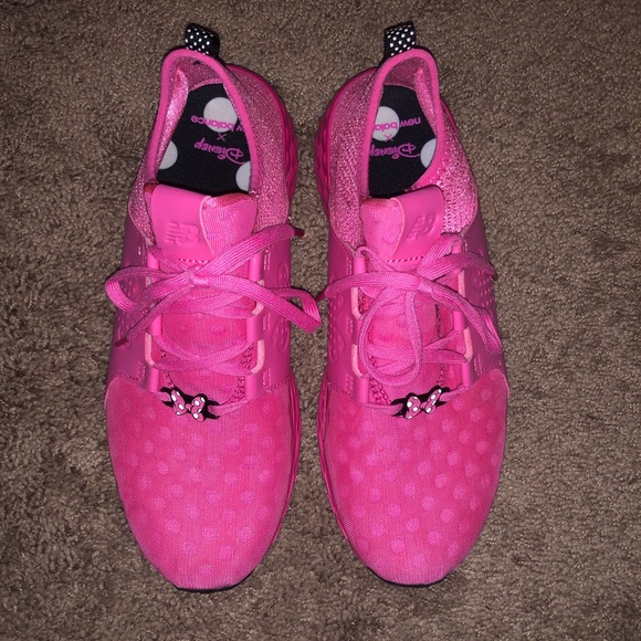 new balance minnie mouse tennis shoes